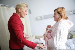 Pierwsza Dama odwiedziła wcześniaki w warszawskim szpitalu
