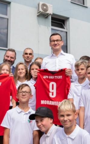 [VIDEO] Premier w województwie śląskim: Tworzymy warunki do rozwoju dla młodych ludzi