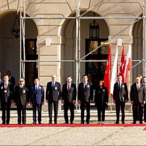 Prezydent Turcji Recep Tayyip Erdoğanemw Warszawie na spotkaniu z Prezydentem Andrzejem Dudą i szefem MSZ Witlodem Waszczykowskim na temat kwestii politycznych, godpodarczych i kulturalnych a także o relacjach z Rosją                       