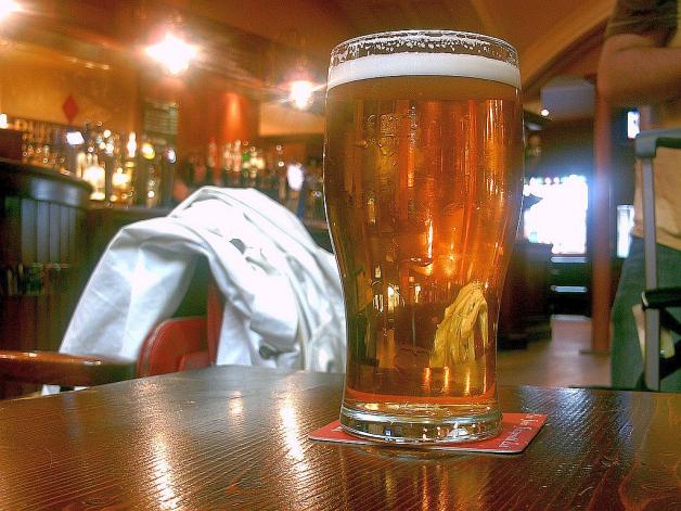 Polacy zmieniają swoje preferencje alkoholowe. Zamiast wódki wolą piwo