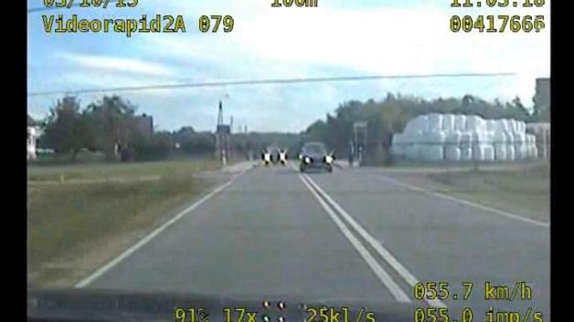 [VIDEO] Niebezpieczne wyprzedzanie i 142 km/h w obszarze zabudowanym