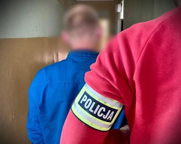 Z piwnicy ukradł ziemniaki, marchew i słoiki z przetworami. Jak sam przyznał, najbardziej smakowały mu ogórki